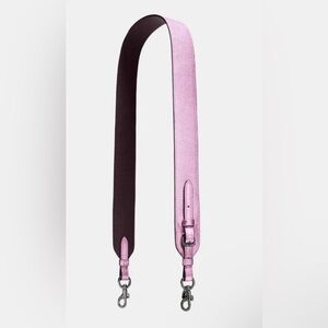 NWOT Coach - Pink metallic novelty crossbody strap 💕✨